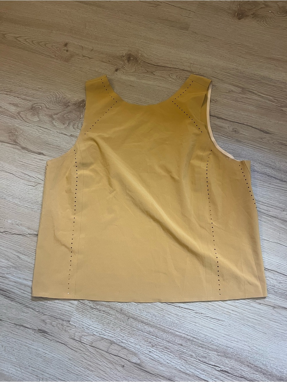 Athleta light weight Sleeveless Mustard Tank Top - Women
